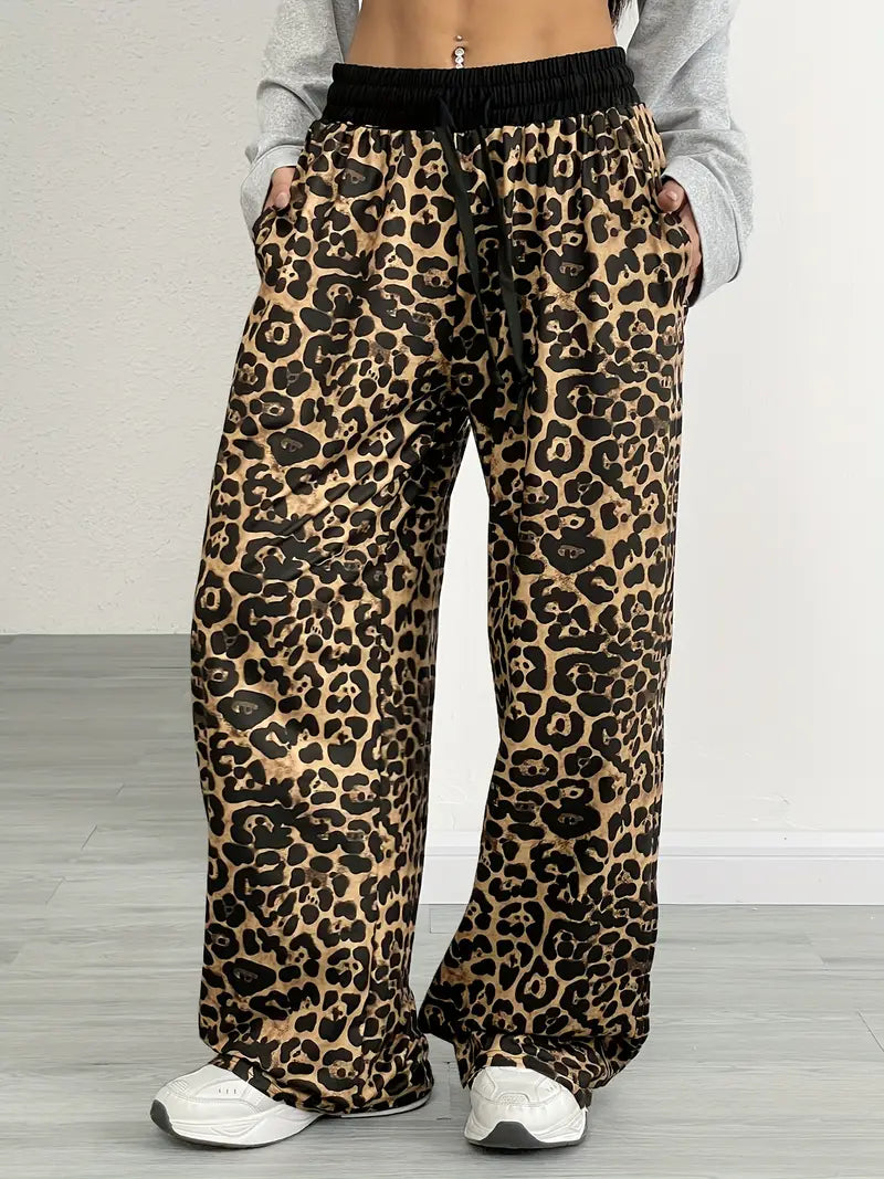 Eloise – Loose Leopard Print Pants