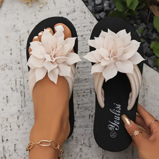 Lirienne – Platform Floral Flip-flops