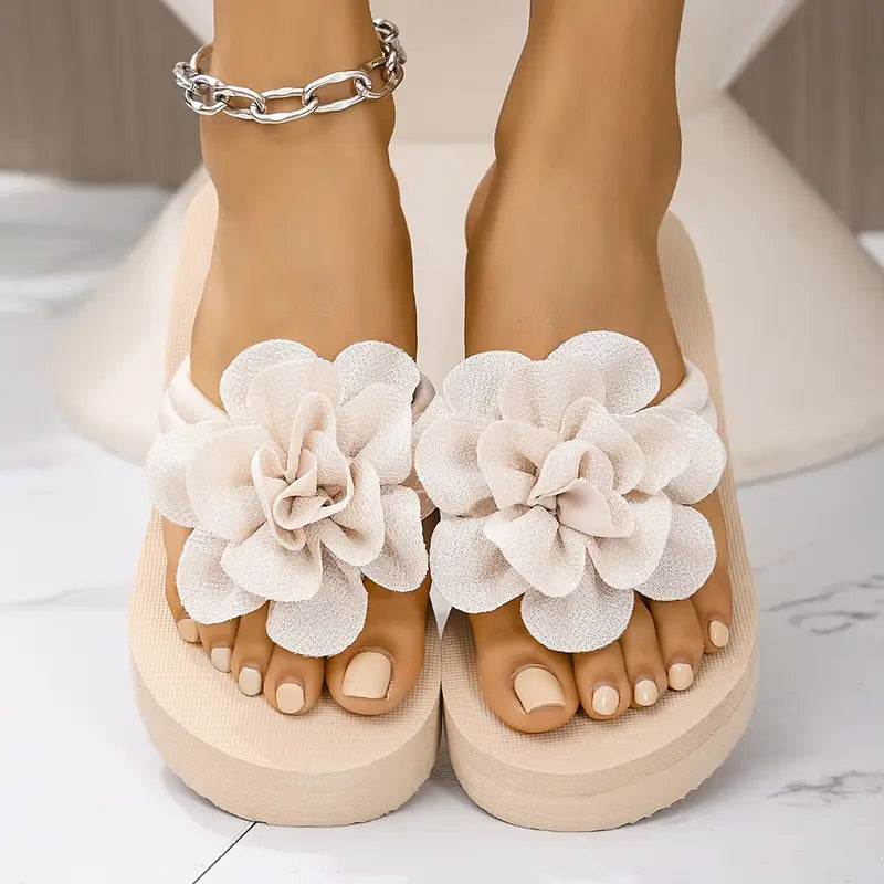 Lorideth – Charming Sandals with Floral Pattern