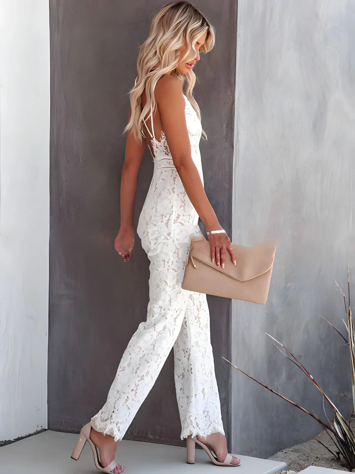 Jalina – Stylish Sleeveless Lace Jumpsuit