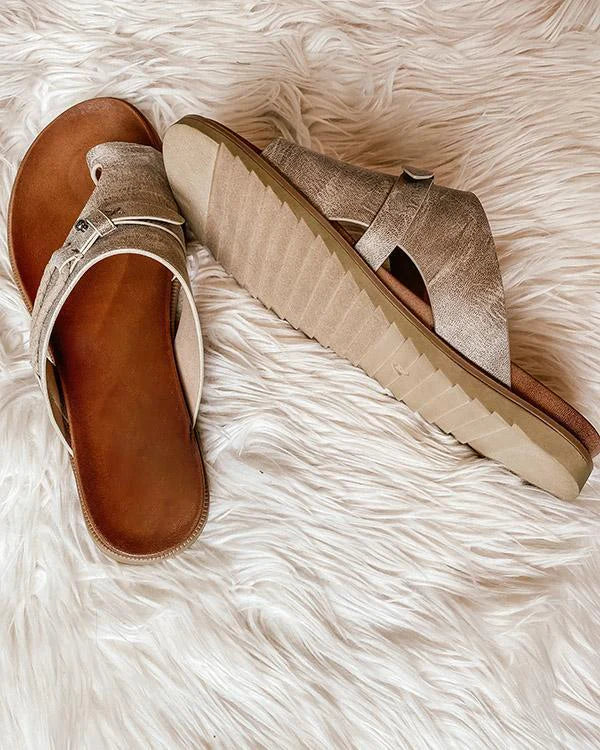 Valestra – Stylish Slip-On Leather Sandals