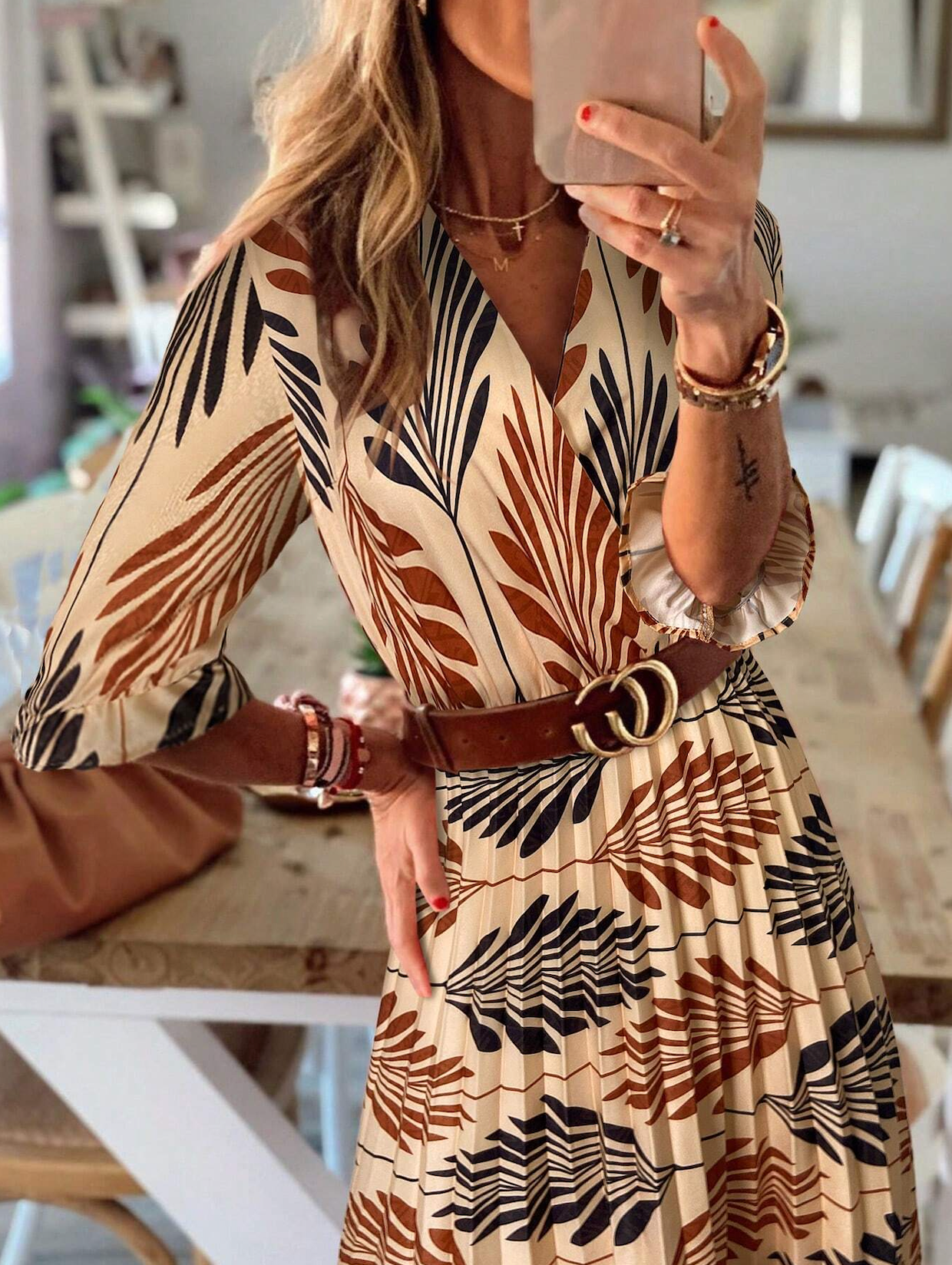 Genina – Pleated Midi Dress with Tropical Leaf Print
