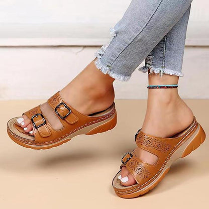 AMELIA - Orthopaedic sandals with open toes